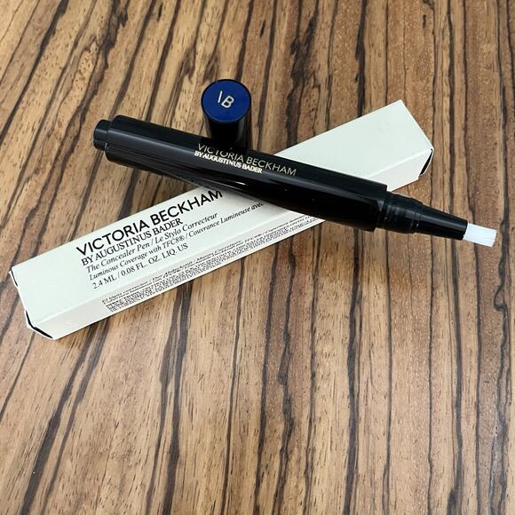 Victoria Beckham By Augustinus Bader The Concealer Pen R2 2.4mL / .08 fl.oz.